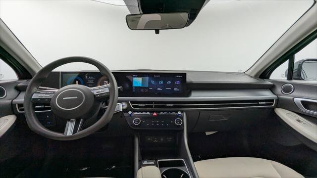 Used 2025 Hyundai Sonata SEL FWD image 26