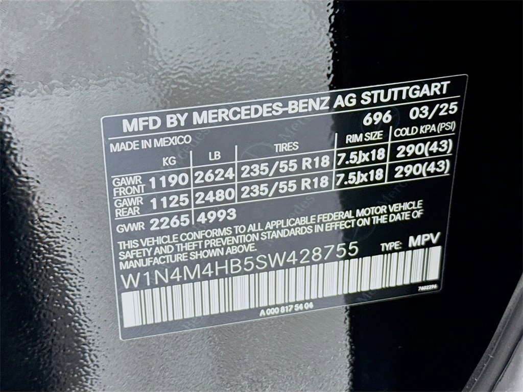 Used 2025 Mercedes-Benz GLB 250 4MATIC image 31