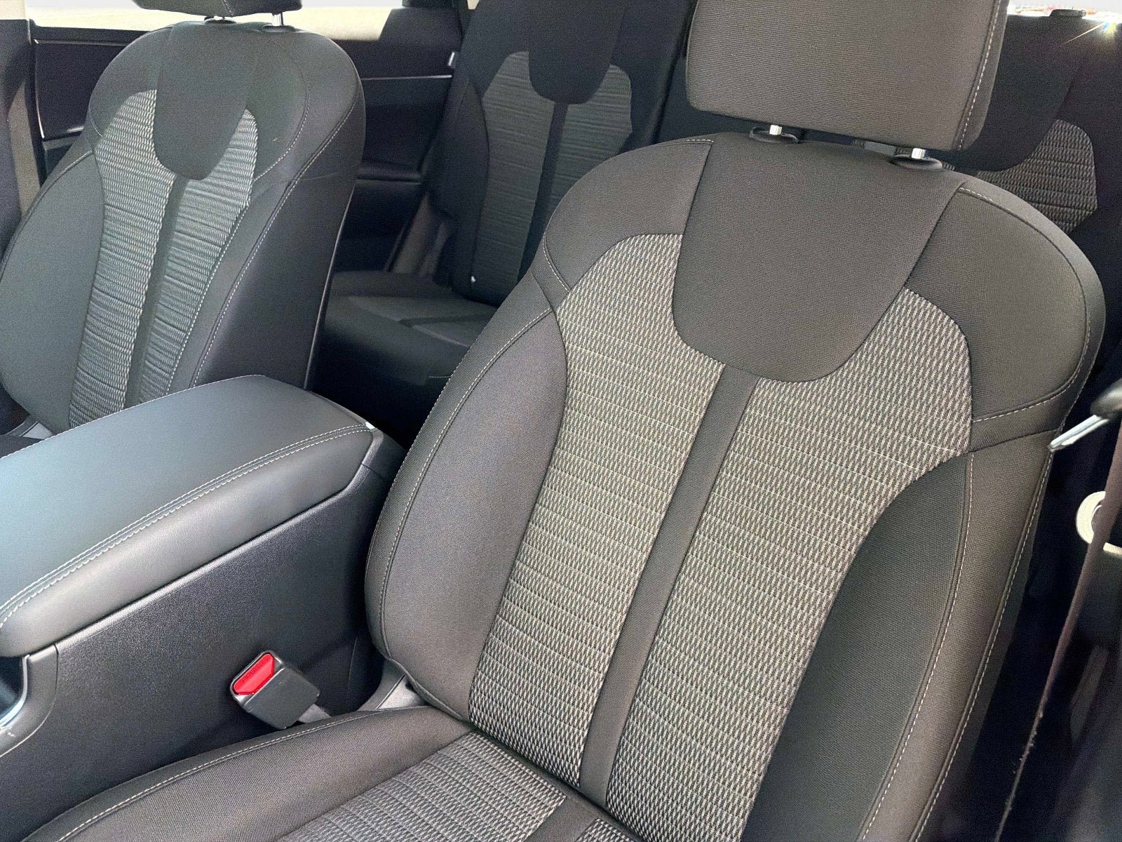 New 2026 Kia Sorento LX FWD image 17
