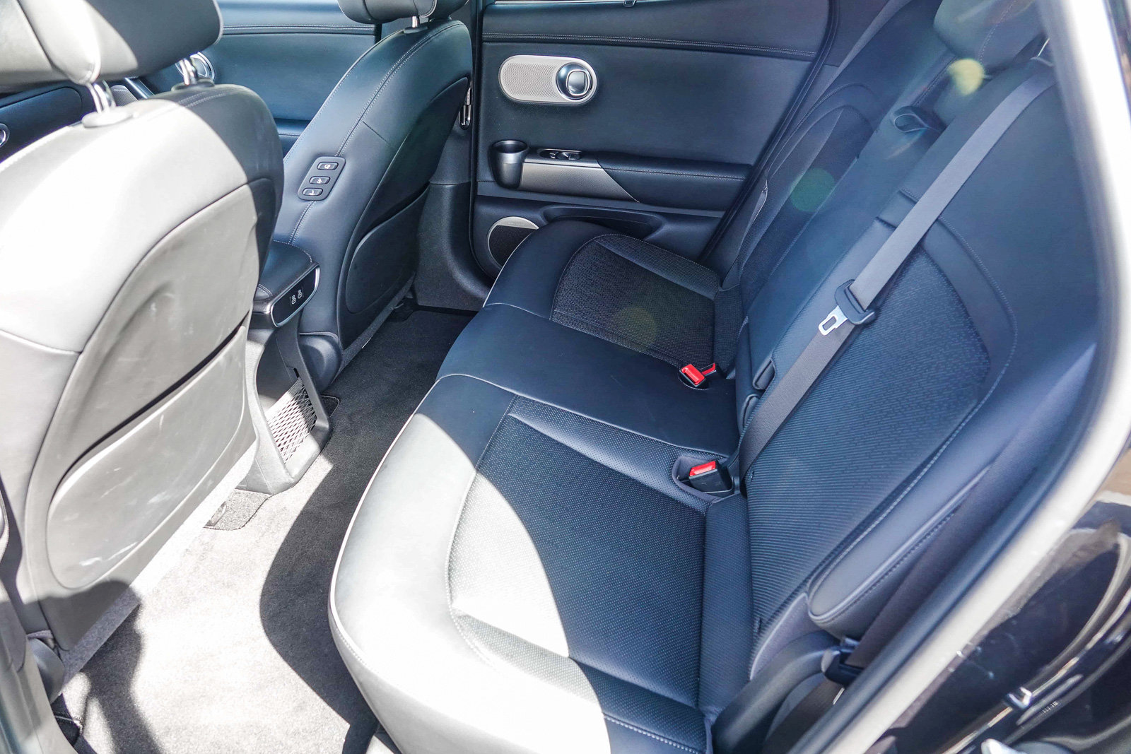 Used 2023 Genesis GV60 Advanced AWD/4WD image 18