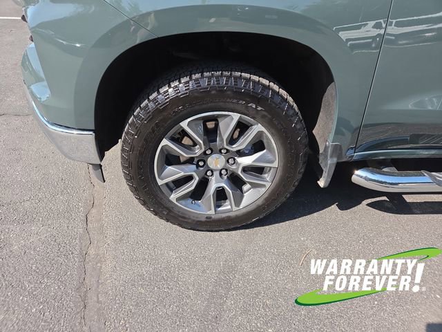 Used 2025 Chevrolet Silverado 1500 LT w/ Leather Package AWD/4WD image 18