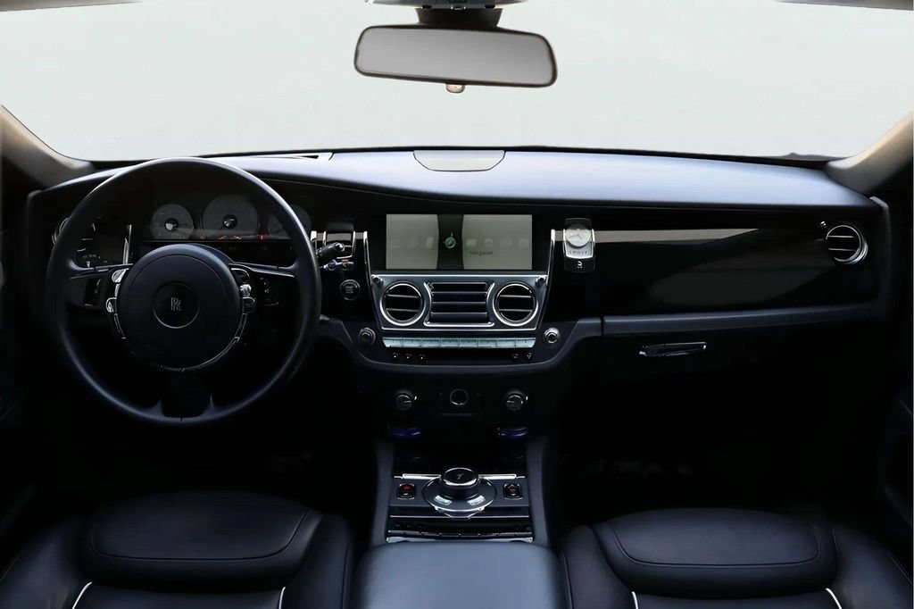 Used 2017 Rolls-Royce Ghost RWD image 12