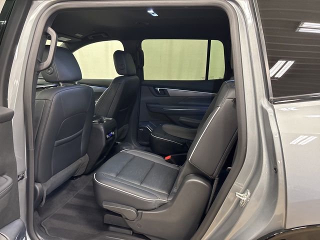 Used 2025 Buick Enclave Sport Touring image 17