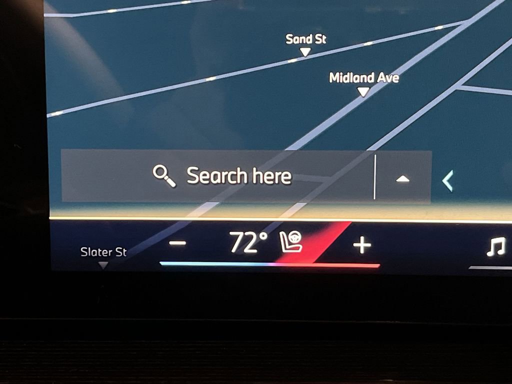 New 2026 BMW X6 xDrive40i w/ Climate Comfort Package image 19