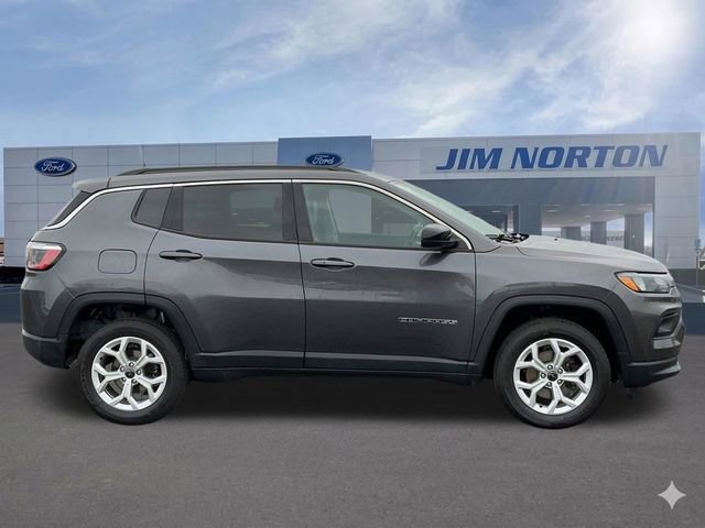Used 2022 Jeep Compass Latitude w/ Convenience Group image 3