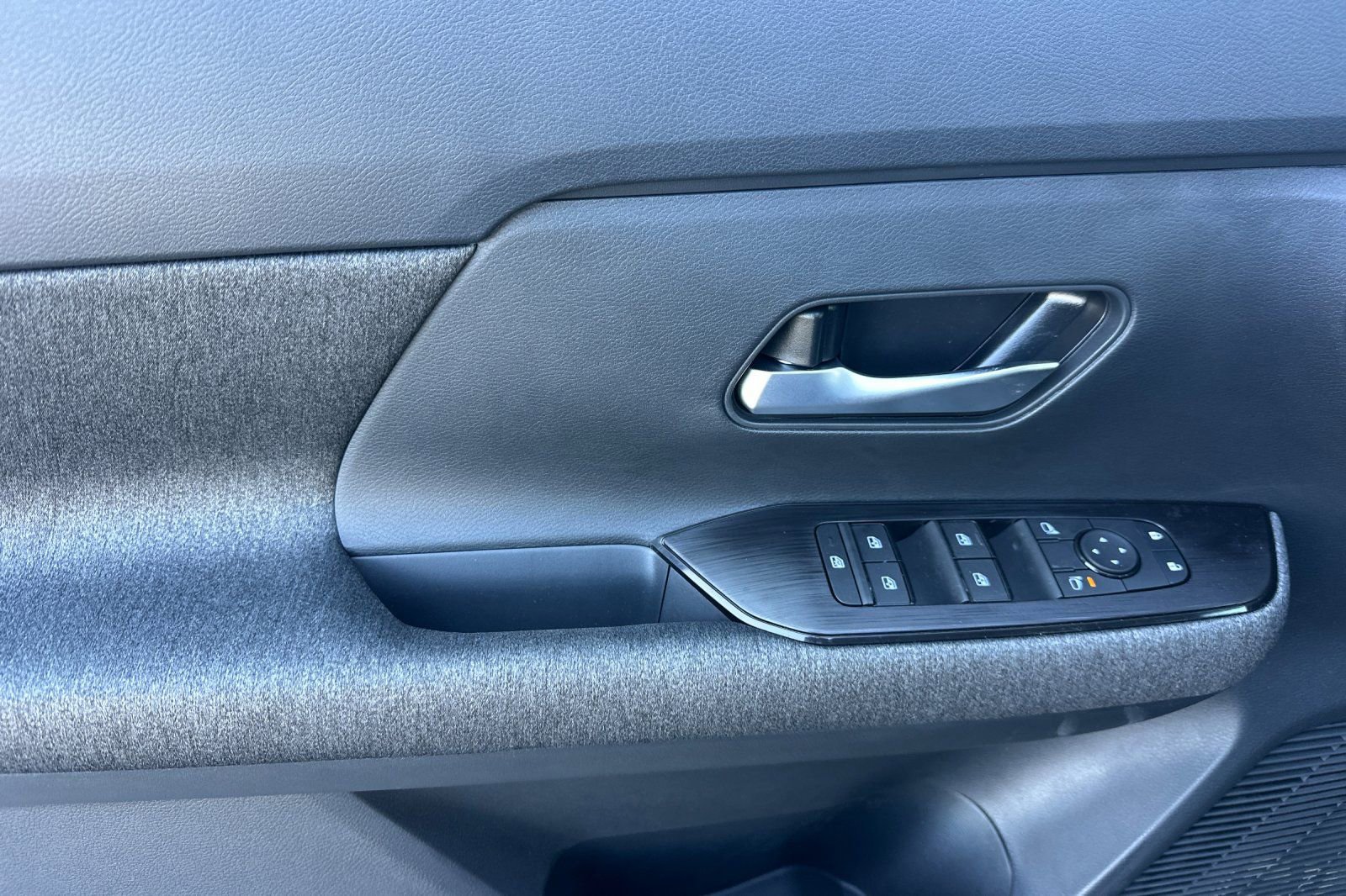 New 2026 Nissan Kicks SV image 12