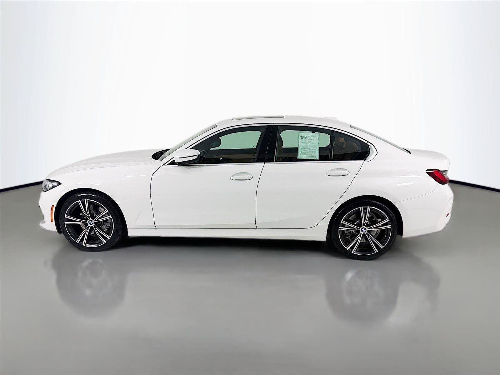 Used 2024 BMW 330i Sedan w/ Premium Package RWD image 2