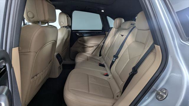 Used 2021 Porsche Macan w/ Premium Package Plus AWD/4WD image 18
