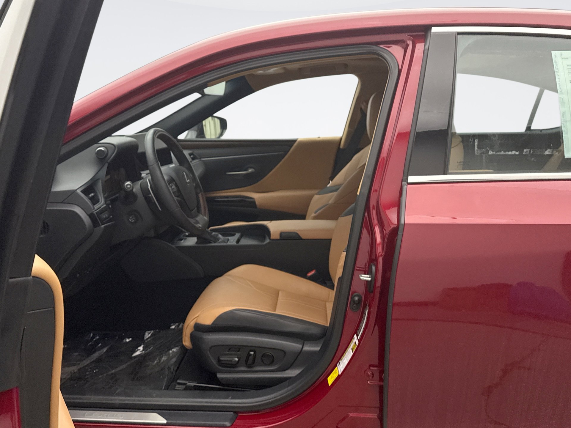 Used 2025 Lexus ES 350 w/ Luxury Package image 8