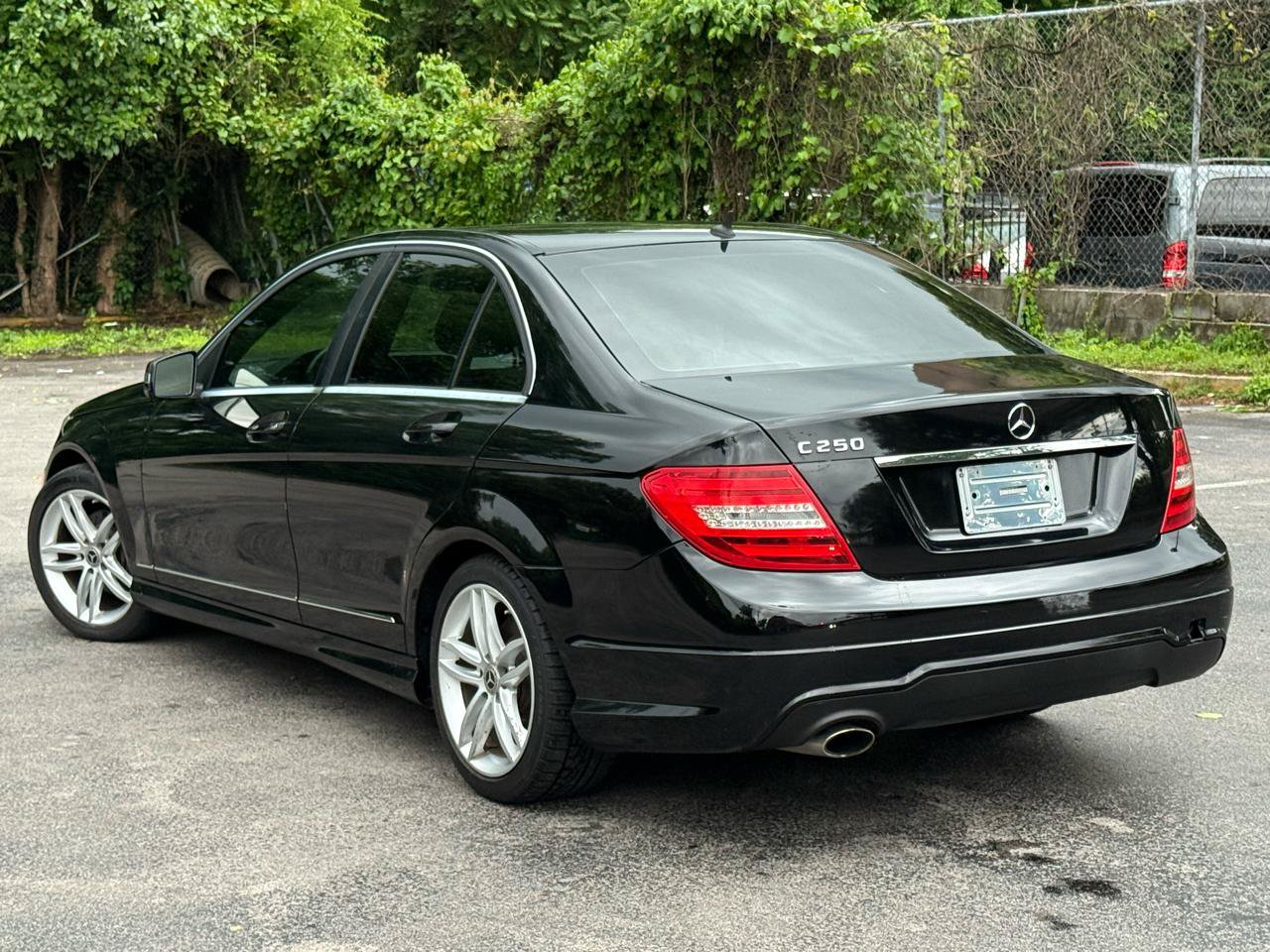 Used 2013 Mercedes-Benz C 250 Sedan image 3