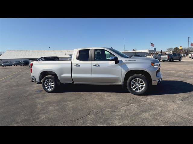 Used 2022 Chevrolet Silverado 1500 LT image 2