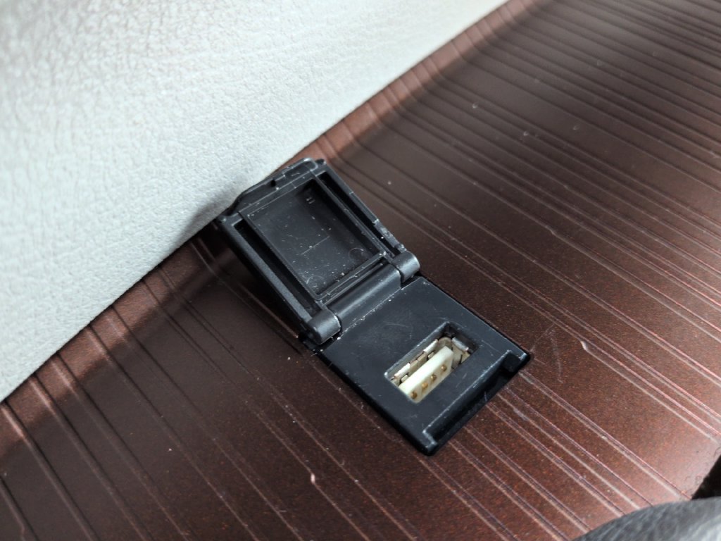 Used 2024 Toyota Sienna XLE FWD image 21