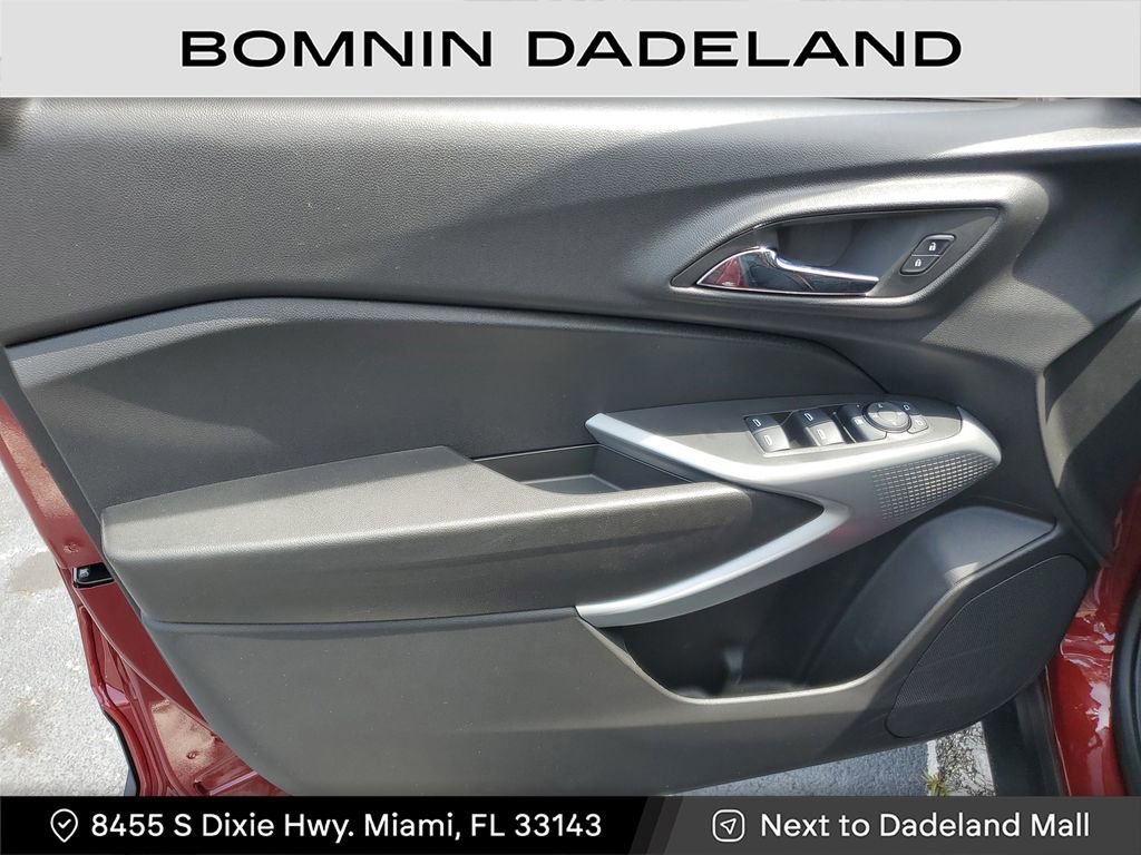 Used 2025 Chevrolet Trax LS image 13