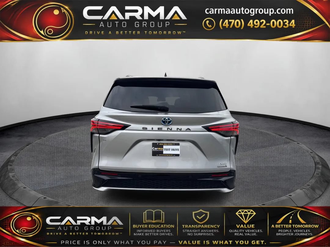 Used 2022 Toyota Sienna XSE FWD image 4