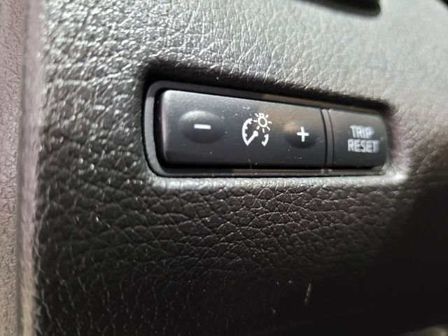 Used 2016 Nissan Rogue SV image 32