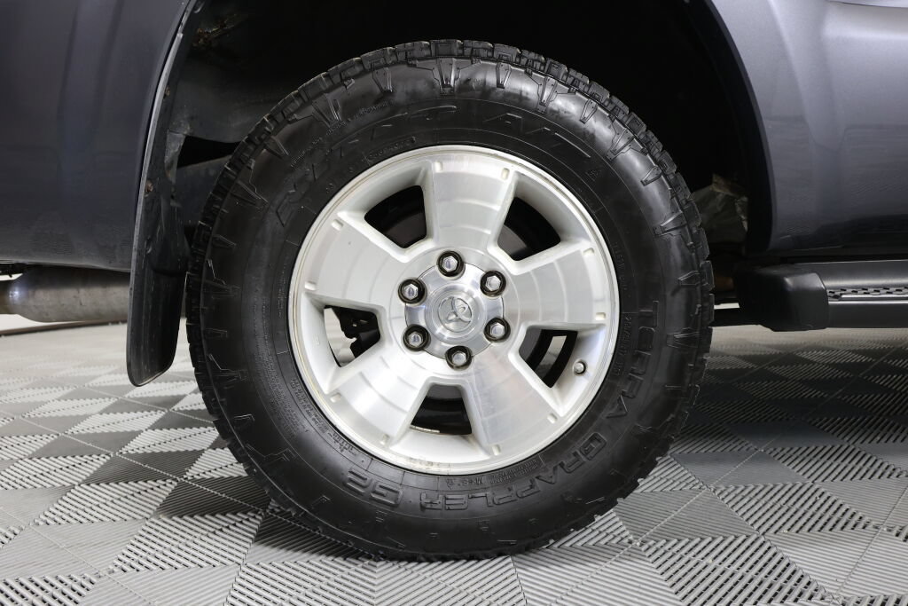 Used 2008 Toyota 4Runner SR5 AWD/4WD image 7