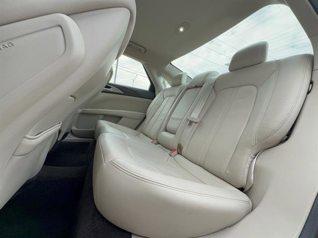 Used 2017 Lincoln MKZ Select image 9