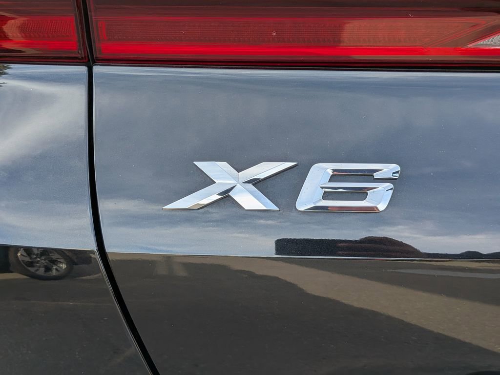 Used 2023 BMW X6 xDrive40i w/ M Sport Package image 44
