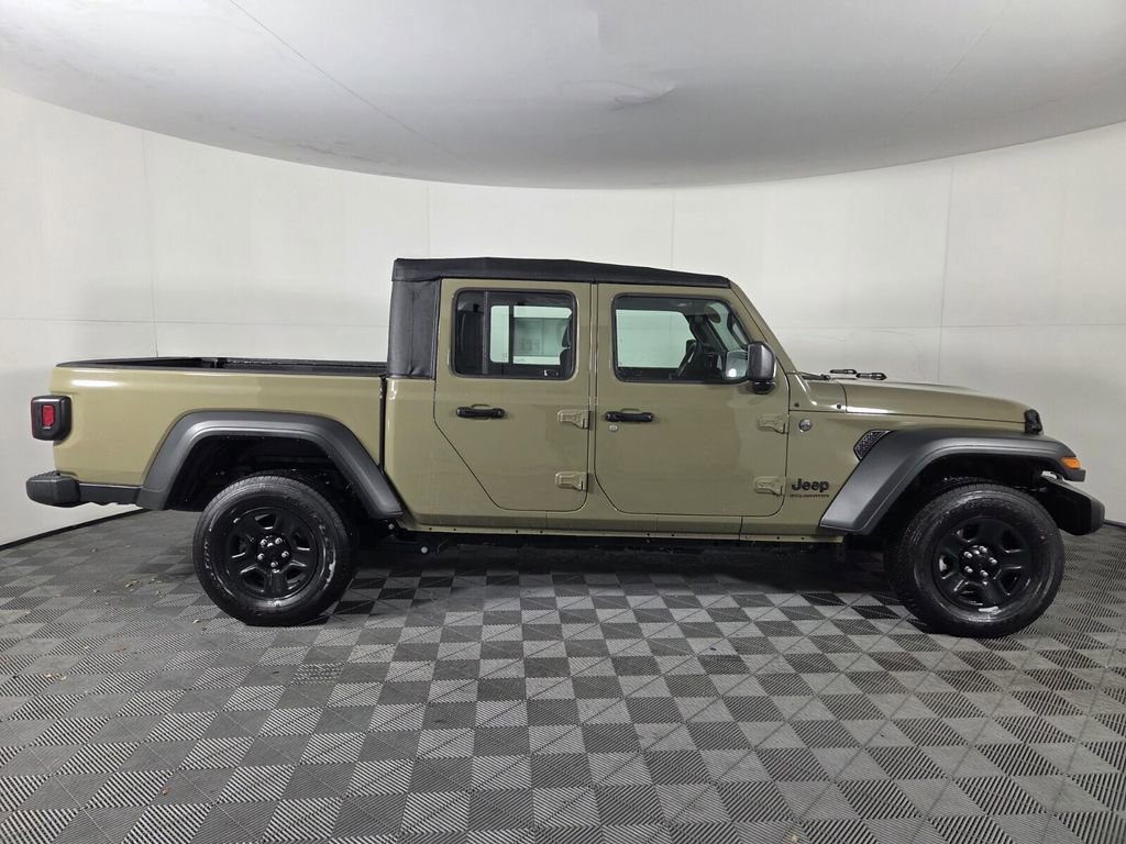 Certified 2025 Jeep Gladiator Sport AWD/4WD image 5
