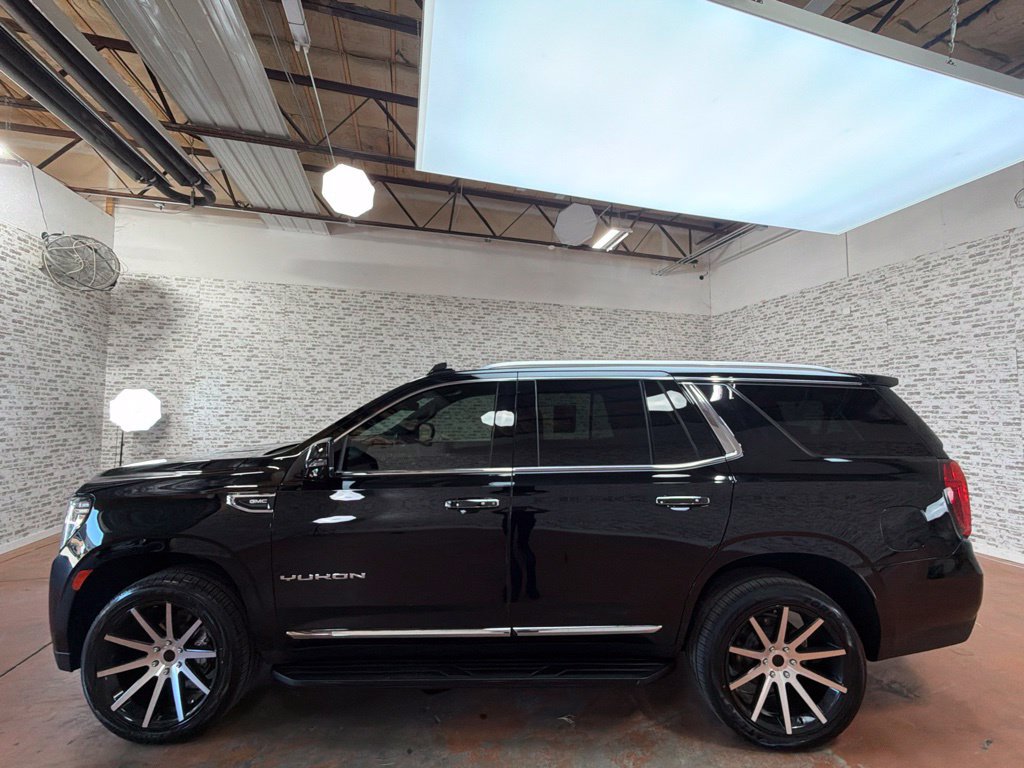 Used 2022 GMC Yukon SLT w/ SLT Luxury Package AWD/4WD image 4