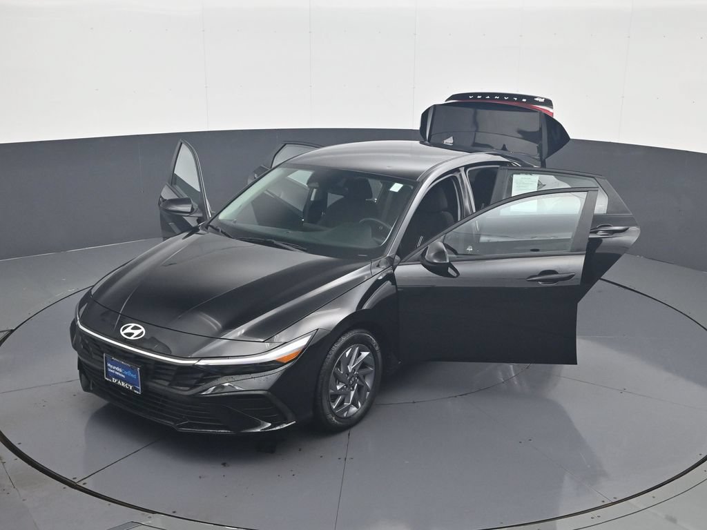 Certified 2024 Hyundai Elantra SEL FWD image 31