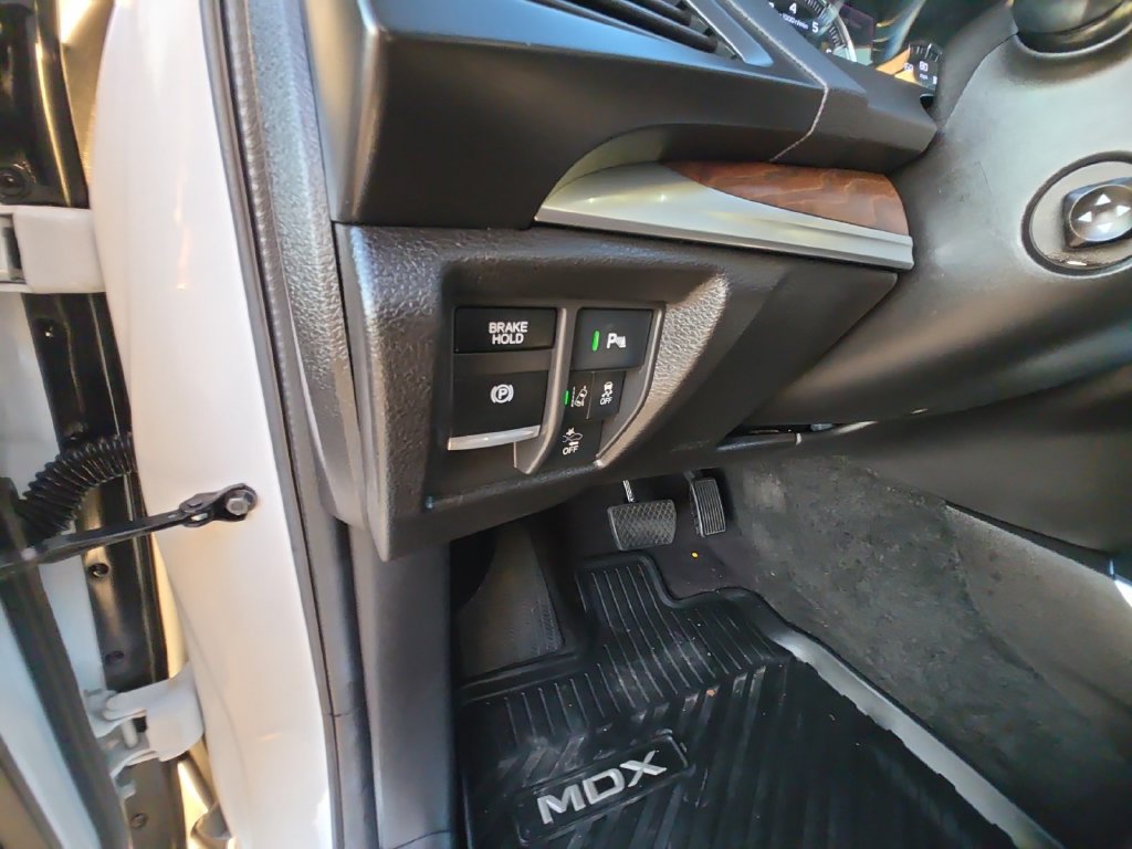 Used 2020 Acura MDX w/ Tech & Entertainment Pkg AWD/4WD image 32