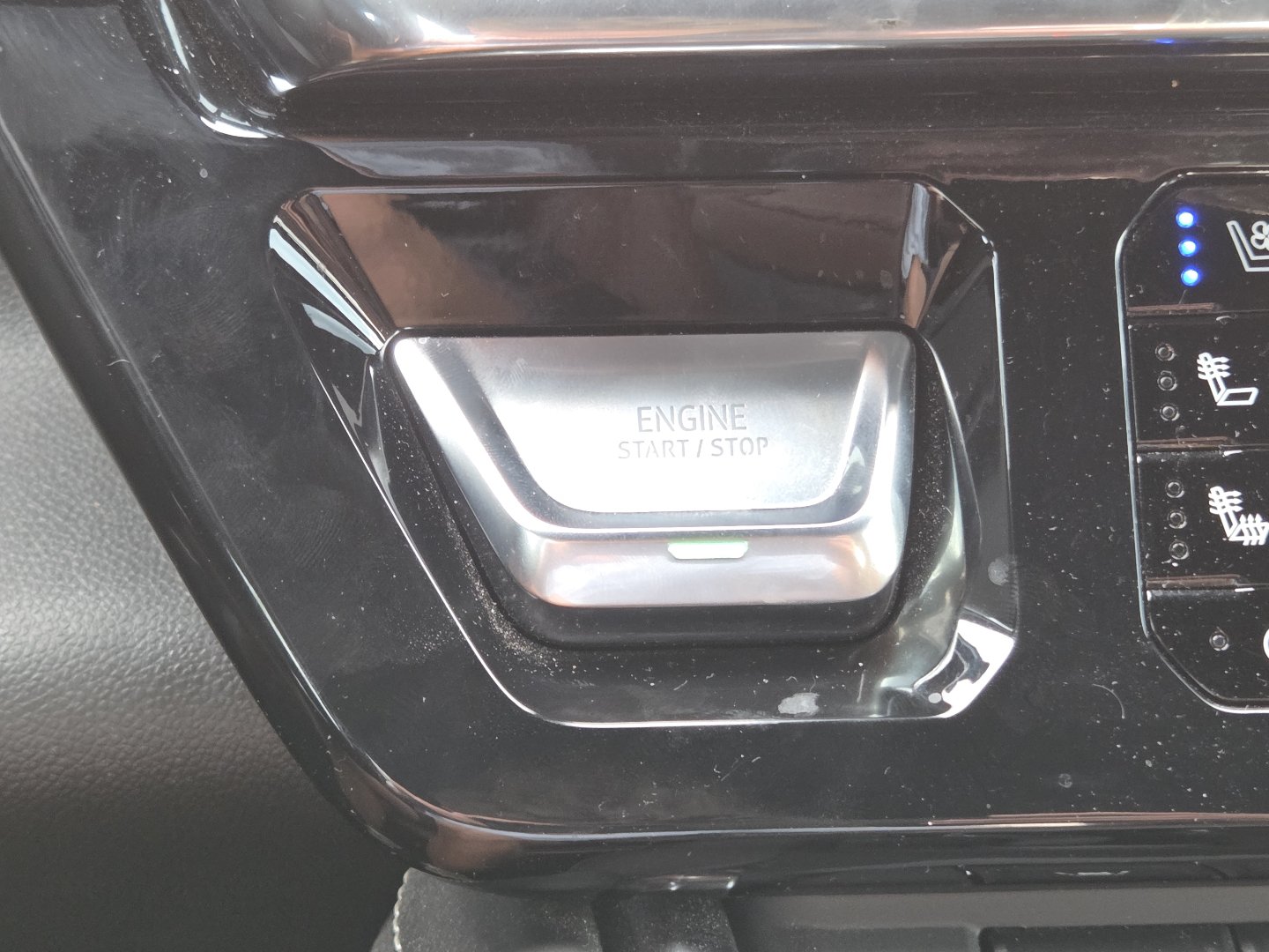 Used 2024 GMC Sierra 1500 Denali Ultimate AWD/4WD image 14