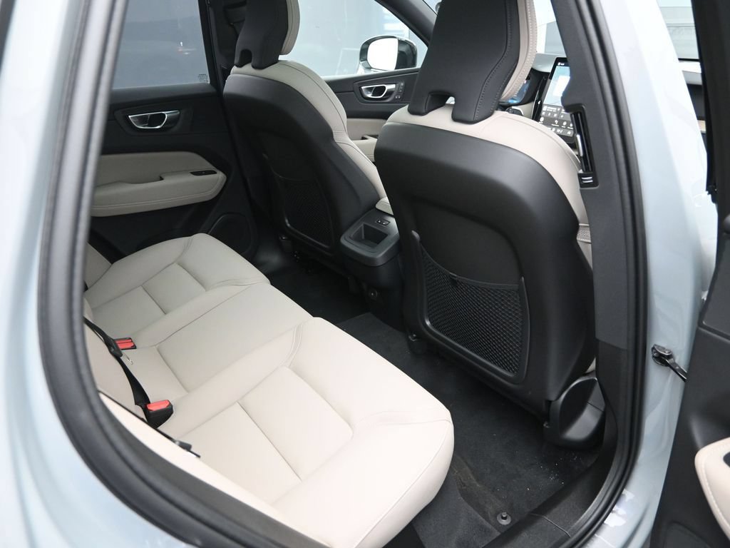 New 2026 Volvo XC60 B5 Plus w/ Protection Package Premier AWD/4WD image 34