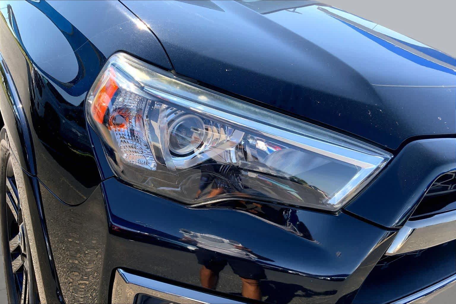 Used 2019 Toyota 4Runner Limited AWD/4WD image 28
