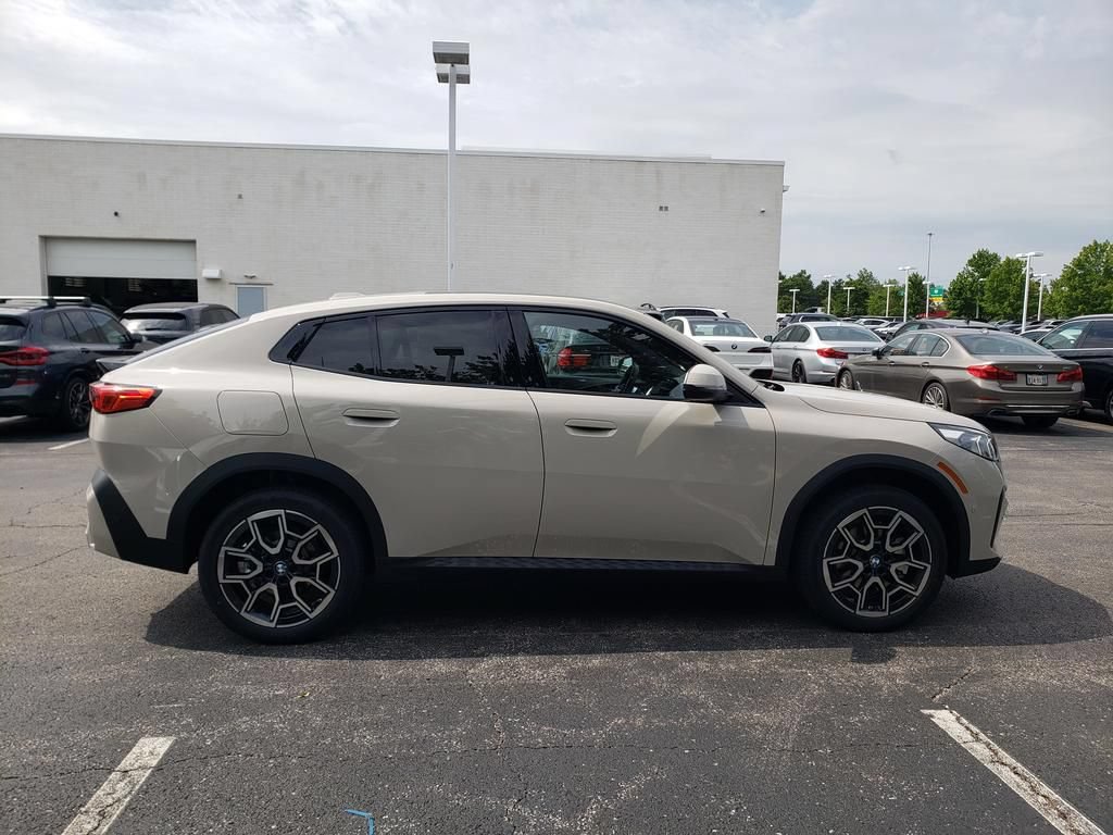 New 2026 BMW X2 xDrive28i w/ Technology Package AWD/4WD image 3