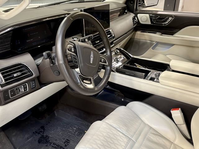 Certified 2023 Lincoln Navigator Black Label AWD/4WD image 3