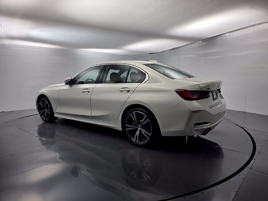 Certified 2024 BMW 330i xDrive Sedan w/ Convenience Package AWD/4WD image 4