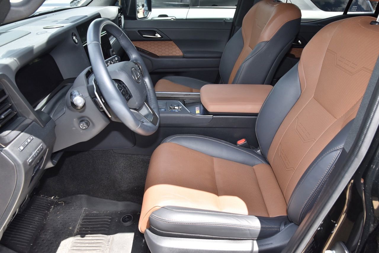Used 2025 Lexus GX 550 w/ Accessory Package (2T) AWD/4WD image 9