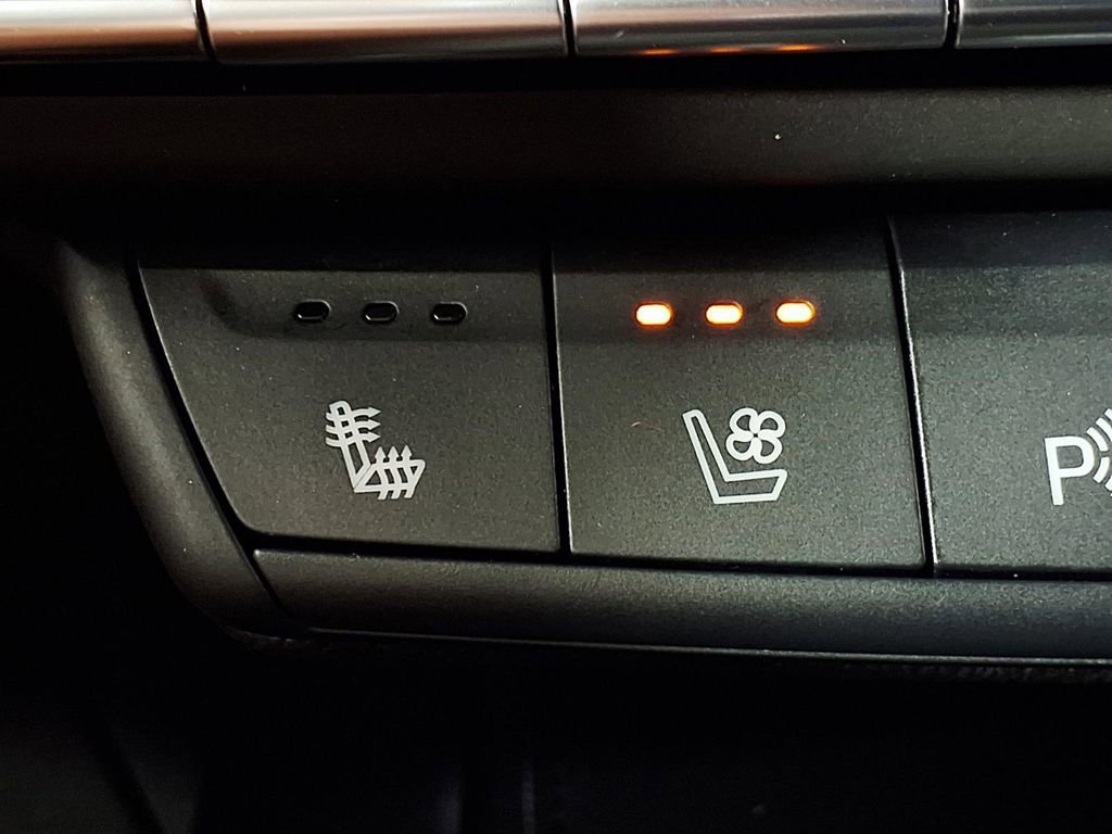 Used 2023 Cadillac XT4 Sport FWD image 13