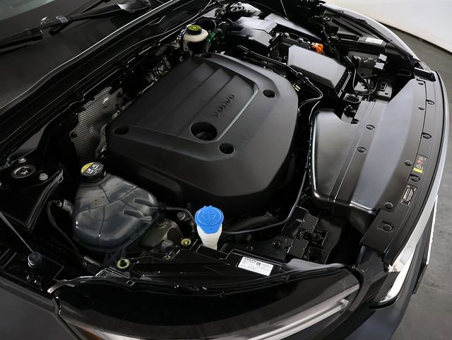 Used 2024 Volvo XC40 B5 Core AWD/4WD image 36