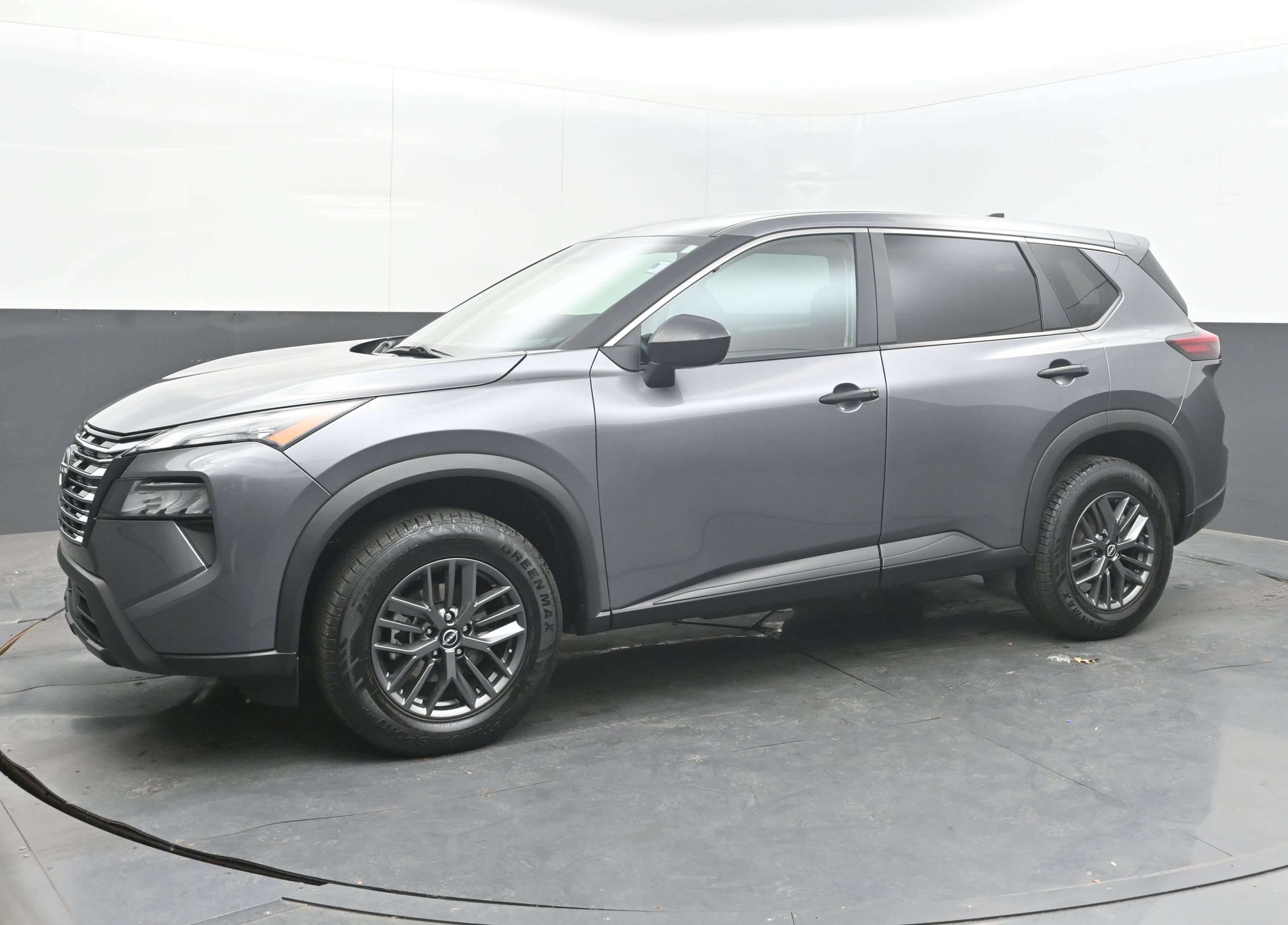 Certified 2024 Nissan Rogue S FWD image 4