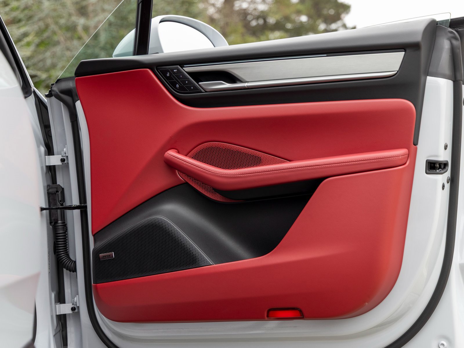 Certified 2024 Porsche Macan 4 Electric image 47