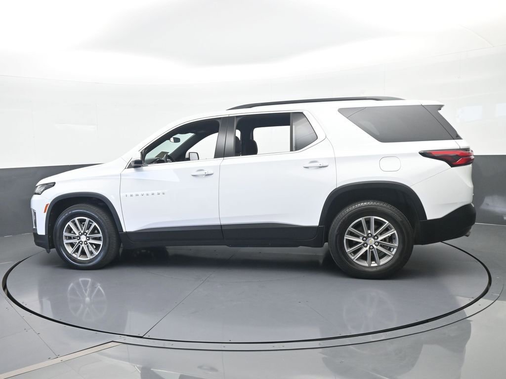 Used 2023 Chevrolet Traverse LT image 3