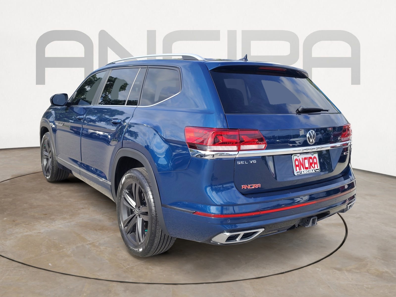 Used 2022 Volkswagen Atlas SEL R-Line AWD/4WD image 11