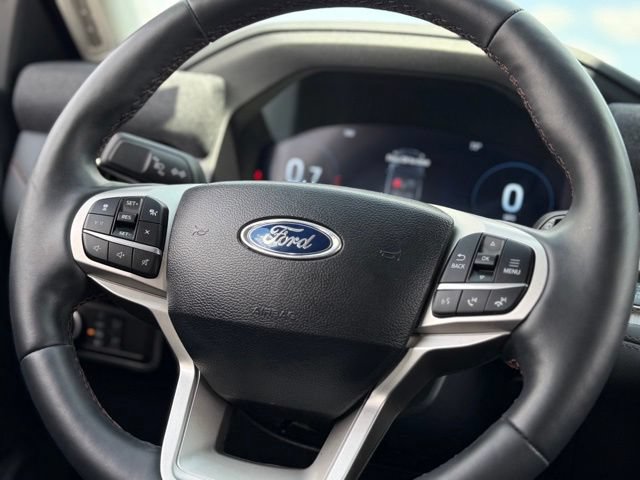 Used 2025 Ford Explorer Active w/ Active Comfort Package AWD/4WD image 9