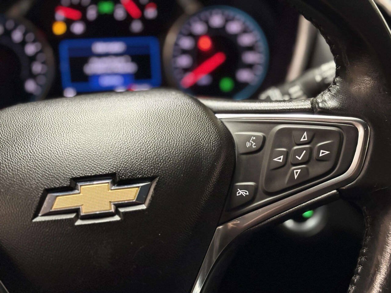 Used 2020 Chevrolet Equinox LT w/ Midnight Edition AWD/4WD image 38