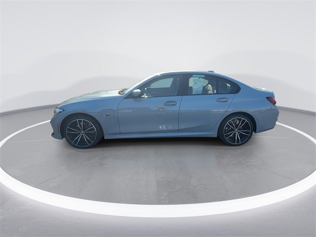 Used 2023 BMW 330e xDrive w/ M Sport Package image 5