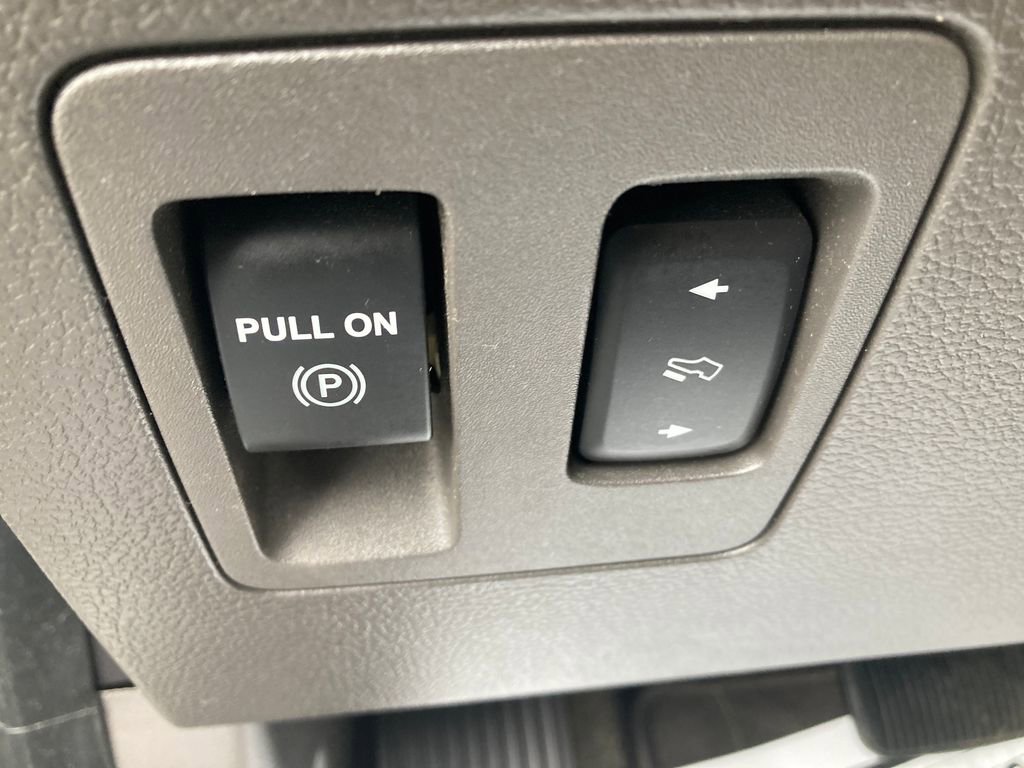 Used 2019 Ford Expedition XLT w/ Equipment Group 202A AWD/4WD image 42
