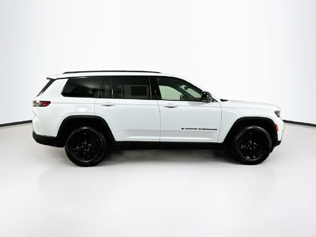 Used 2024 Jeep Grand Cherokee L Altitude AWD/4WD image 9