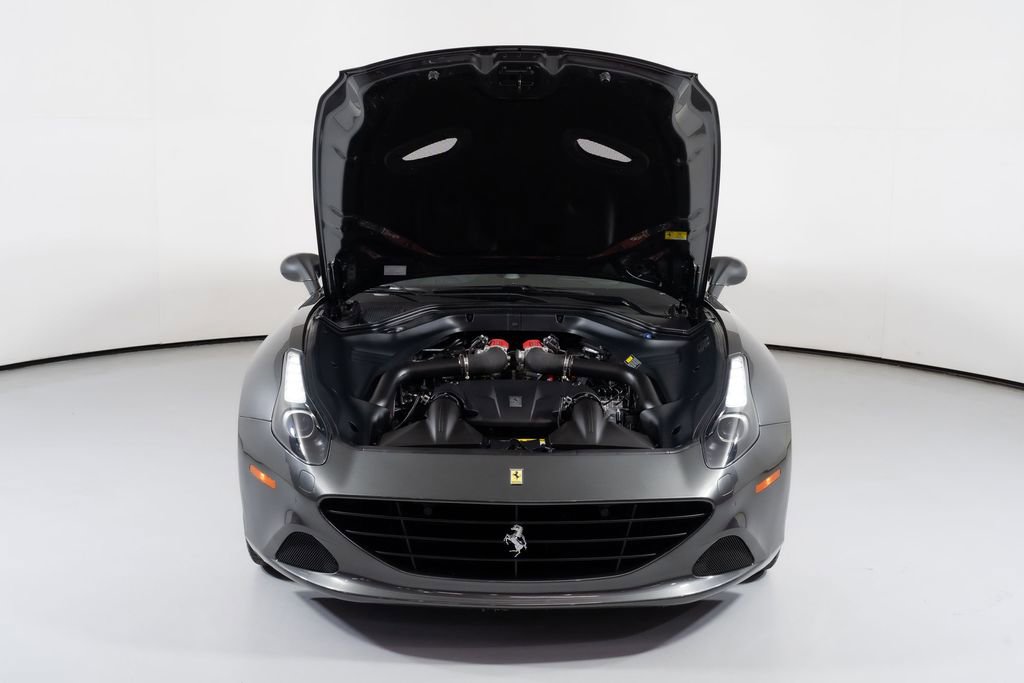 Used 2015 Ferrari California T RWD image 9