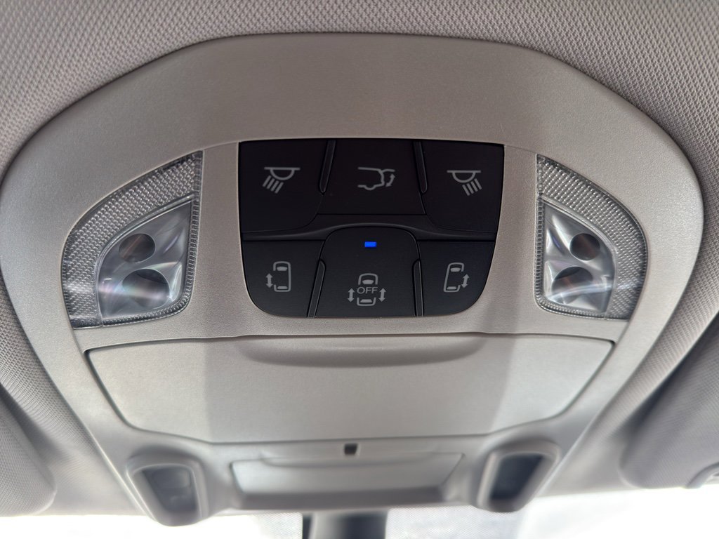 Used 2024 Chrysler Pacifica Limited image 22