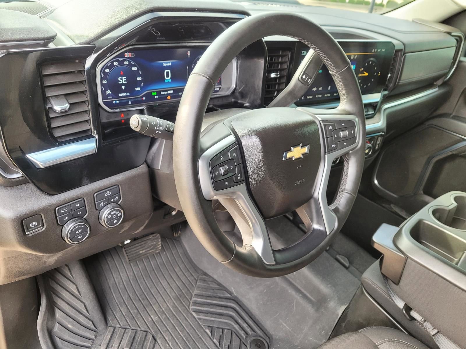 Used 2024 Chevrolet Silverado 2500 LT AWD/4WD image 22