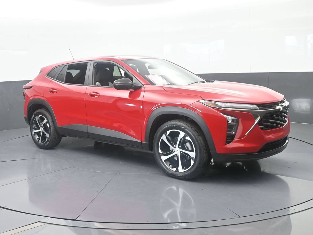 Used 2026 Chevrolet Trax RS FWD image 8