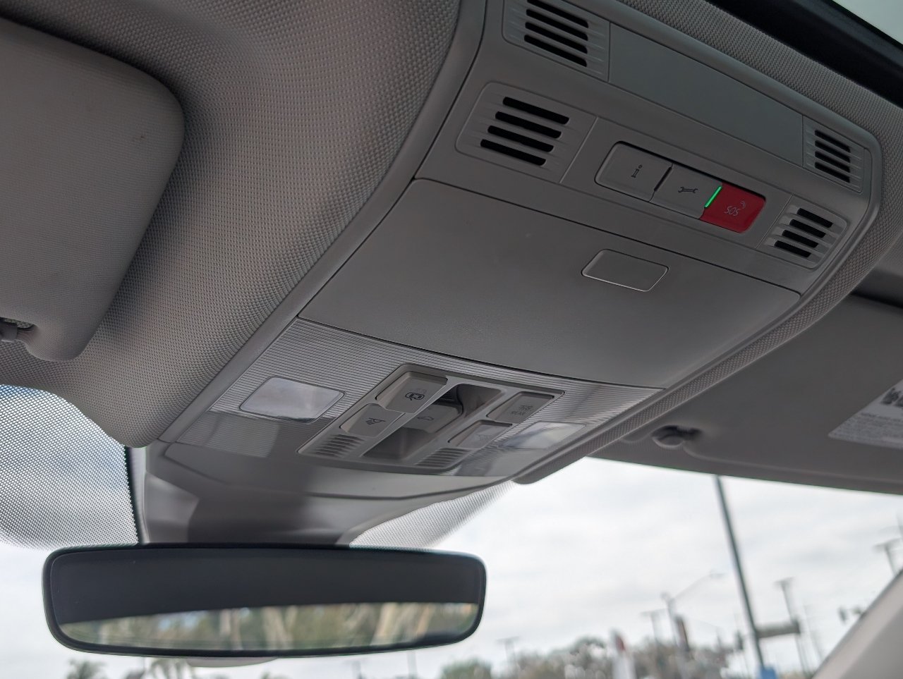 Used 2024 Volkswagen Jetta SE FWD image 19