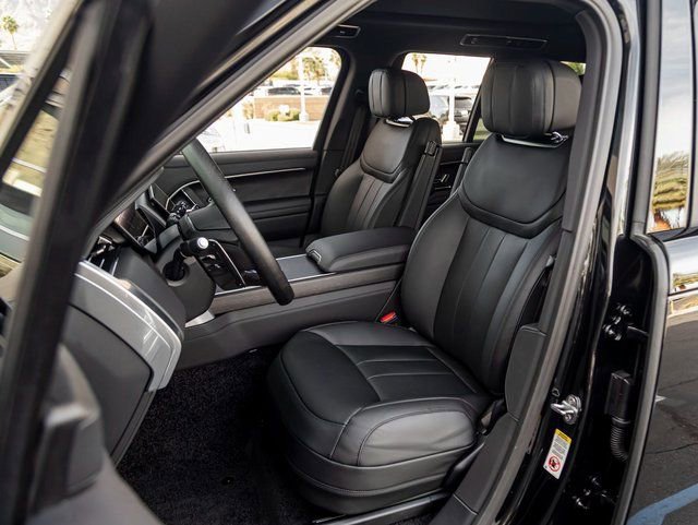 New 2026 Land Rover Range Rover SE image 13